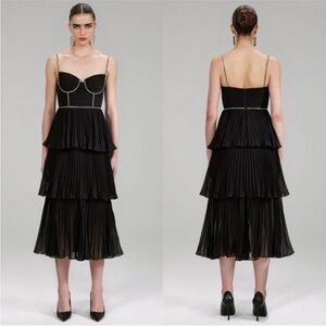 Self portrait Dress . NWT. Size 8us